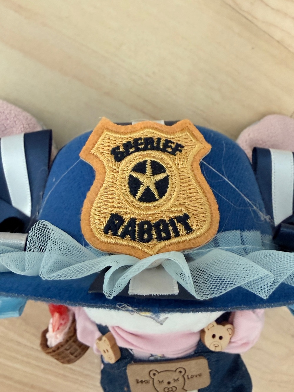 2x Hello Kitty Sheriff Rabbit, New - Picture 2 of 6